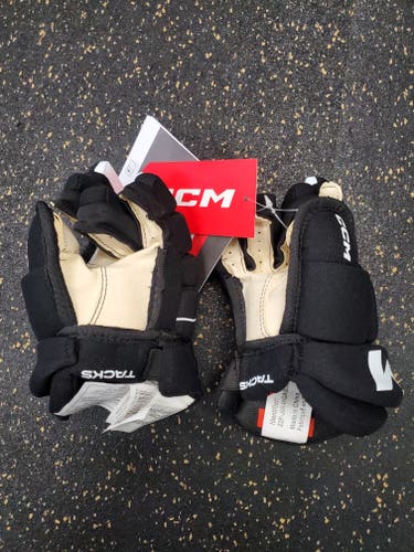 New CCM AS550 Gloves 8"