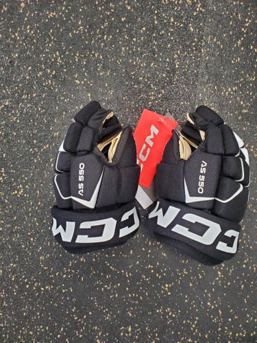 New CCM AS550 Gloves 9"