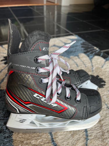 Youth Used CCM JetSpeed XTra Pro Plus Hockey Skates Regular Width Size 11.5