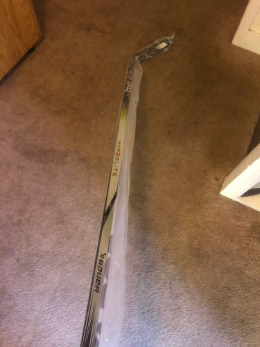Senior Right Handed P28 Vapor Hyp2rlite Hockey Stick
