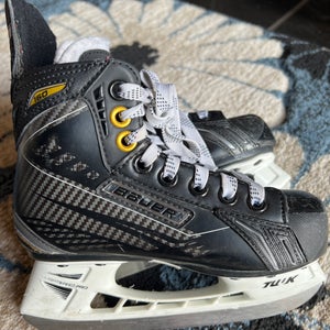 Youth Used Bauer Supreme 160 Hockey Skates Regular Width Size 11