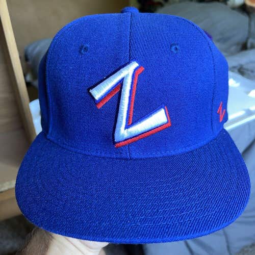 NEW Zephyr Embroidered Plain Logo Fitted Hat Cap RARE Sample Size M/L