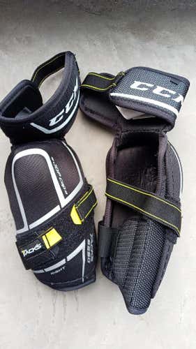 Gently Used Senior Small CCM Tacks 9550 Elbow Pads