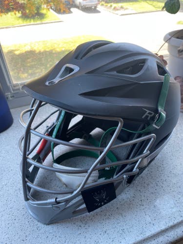 Player's Cascade R Helmet