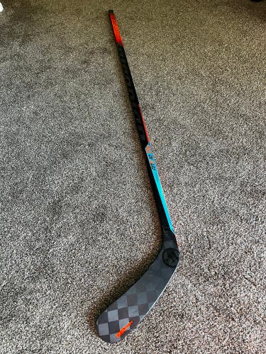 Warrior Left Handed Covert QRE 10 Grip Hockey Stick