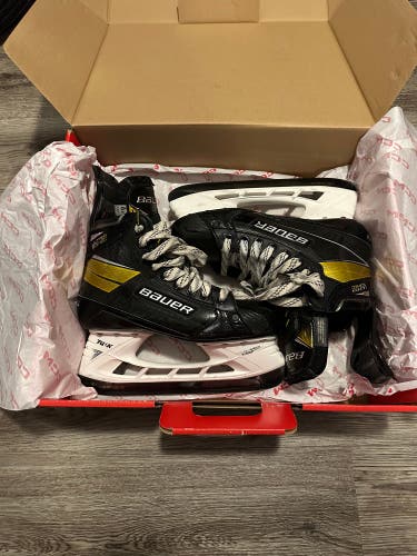 Used Bauer  Size 6.5 Supreme UltraSonic Hockey Skates