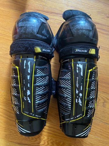 Senior Used CCM Tacks 9040 13" Shin Pads