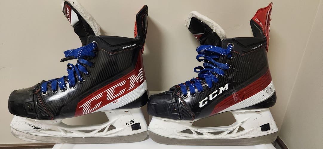 Intermediate Used CCM JetSpeed FT4 Pro Hockey Skates Regular Width Size 4.5