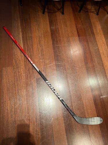 Senior Left Hand P29  Vapor Hyperlite Hockey Stick