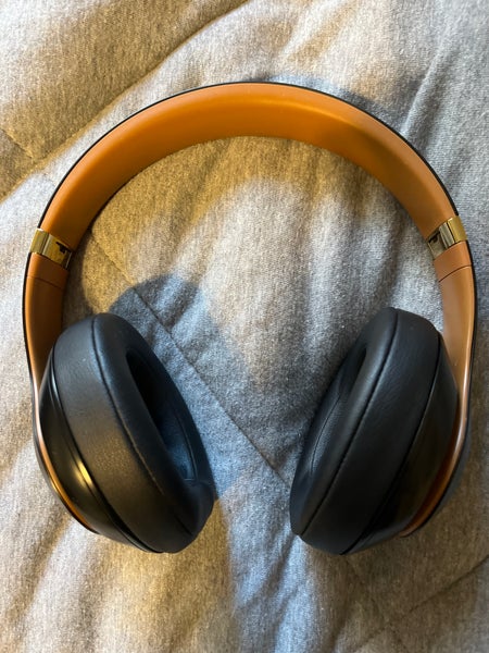 Beats Studio3 Wireless Headphones | SidelineSwap