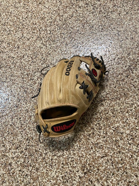 Used Infield 11.5" A2000 Baseball Glove
