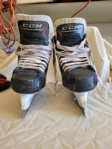 Junior Used CCM Jetspeed FT480 Hockey Goalie Skates Regular Width Size 4.5