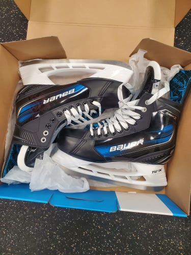 Senior New 2023 Bauer X Hockey Skates Regular Width Size 8