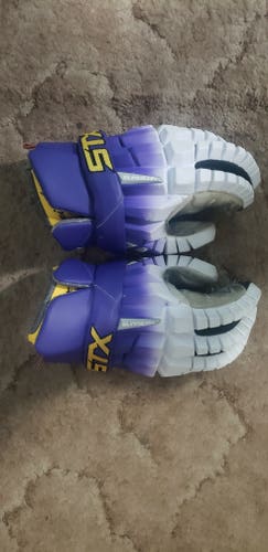 [Team Eighteen] Used Player's STX Surgeon RZR Lacrosse Gloves 13"