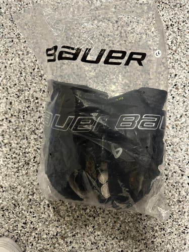 Bauer 14" Vapor Hyperlite Gloves - Lightly used