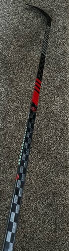 Warrior Alpha LX2 PRO, Wrapped As Novium Pro, RH, P28, 100 Flex, Hockey Stick
