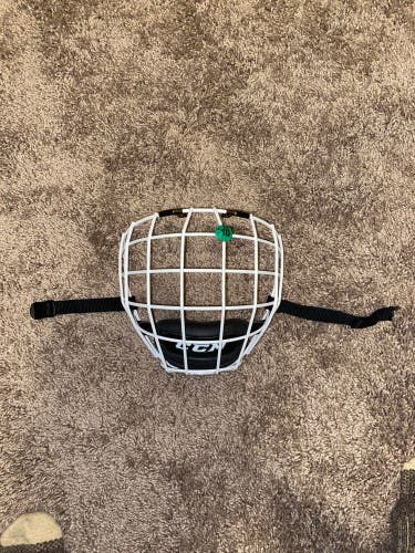 CCM White Cage *Senior Medium*