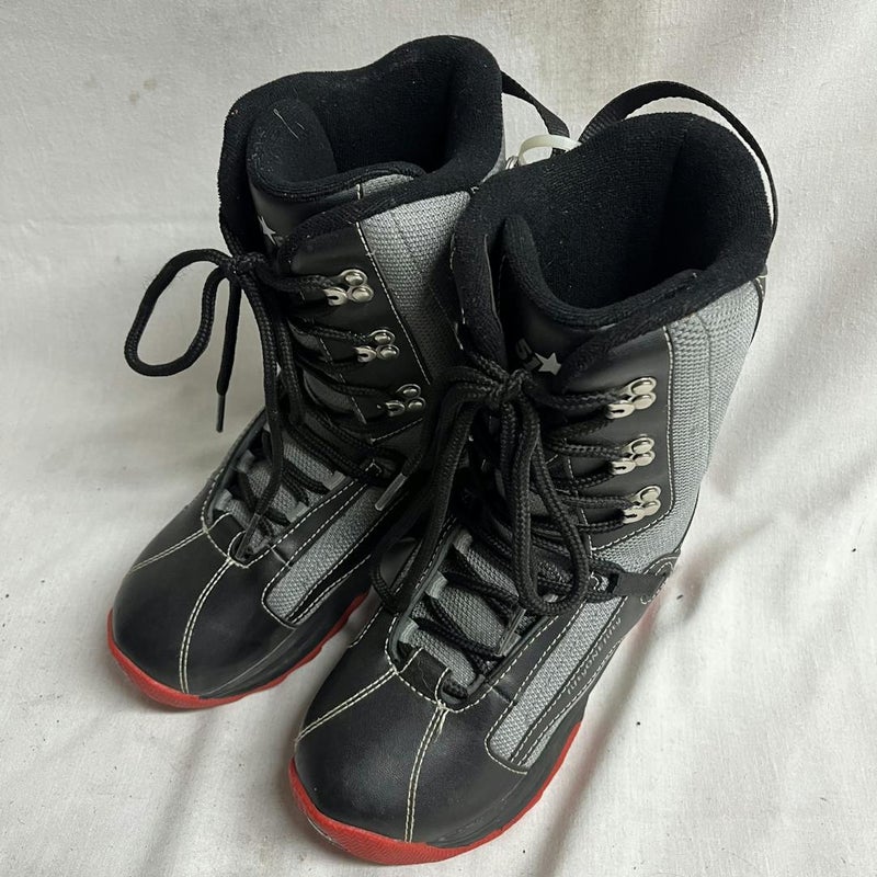 Used 5150 Snowboarding Boots