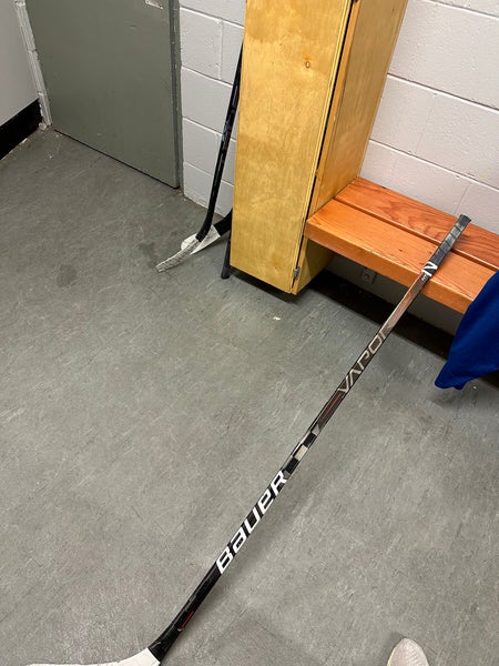 Senior Right Handed P92 Vapor Hyperlite Hockey Stick