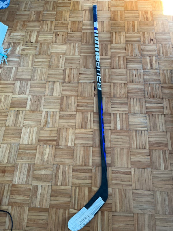 Senior Right Handed P28M Pro Stock Nexus Sync Hockey Stick