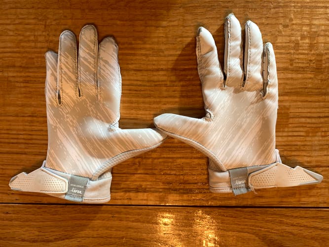 White Used Youth Small Adidas Gloves