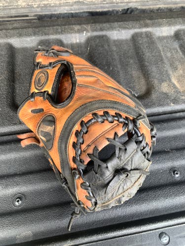 Used Louisville Slugger Right Hand Throw Catcher's Glove 32"