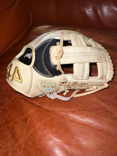 Used Infield 11.5" 44 Pro Signiture Series Baseball Glove