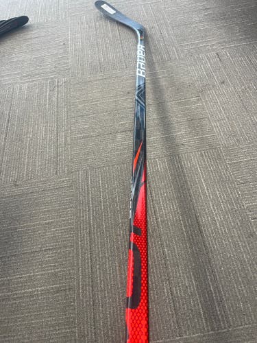 Senior Left Hand P92 Vapor FlyLite Hockey Stick