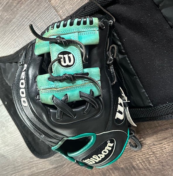 Wilson a2000 Robinson Cano