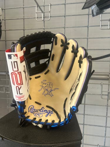 New 2021 Right Hand Throw 11.75" Heart of the Hide Baseball Glove