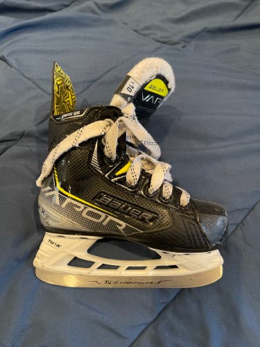 Used Bauer Regular Width Size 10 Vapor Hockey Skates