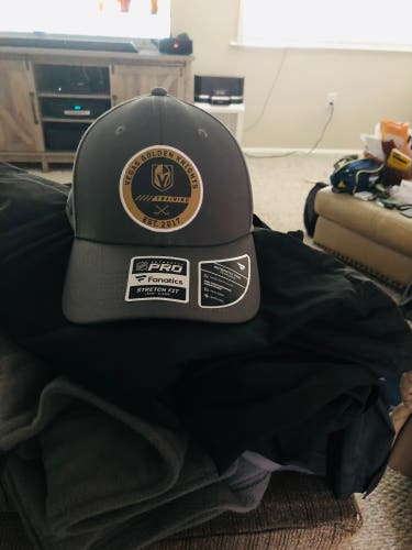 Mens XL Vegas Golden Knights stretch fit hat