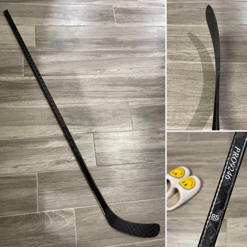 PRO Stock Hockey Stick - RH Zegras Pro Curve P92/P28  85 Flex
