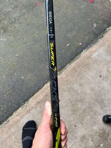 Ccm Super Tack As4
