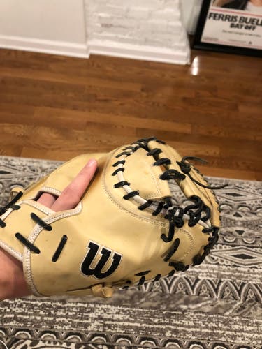 Slightly Used Wilson A2000 Catchers Mitt Baseball Glove