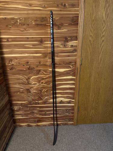 Senior Left Hand P92 Vapor Hyp2rlite Hockey Stick