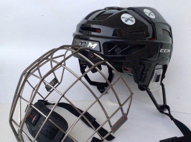 Used Medium CCM Fitlite 3DS Helmet with Cage