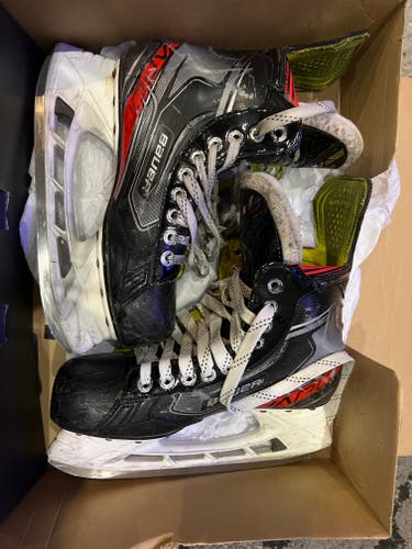Senior Used Bauer Vapor X2.9 Hockey Skates Regular Width Size 6.5