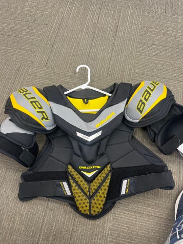 New XL Bauer ONE.LTX PRO Shoulder Pads