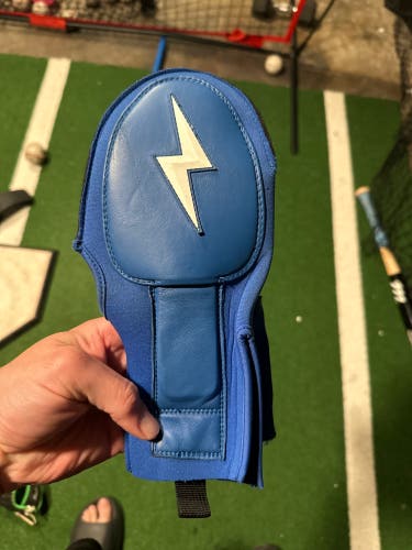 Bruce Bolt Youth Sliding Mitt