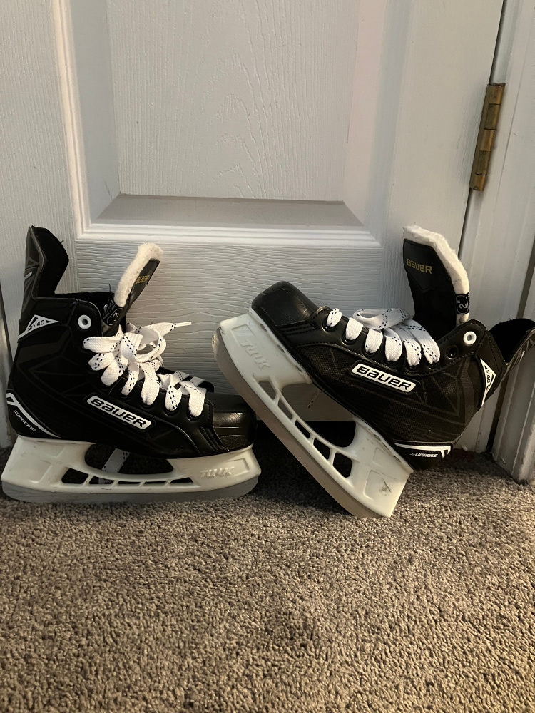 Used Bauer Size 3 Supreme Hockey Skates