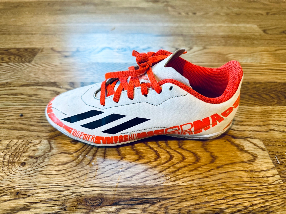 2.5Y Adidas Indoor Soccer Shoes