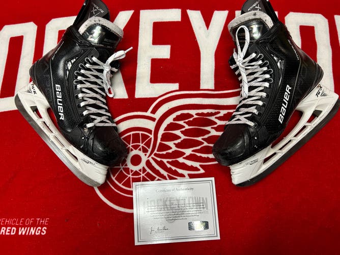 NHL Detroit Red Wings Bauer Vapor Black Hyperlite Pro Stock Hockey Skates 9.5 D Made In Canada