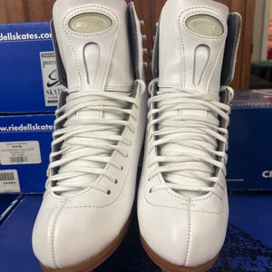 New Riedell 223 White Stride Figure Skates Size 6.5 Wide Capri Blades