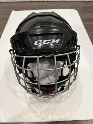 Used Youth Medium CCM FL40 Helmet