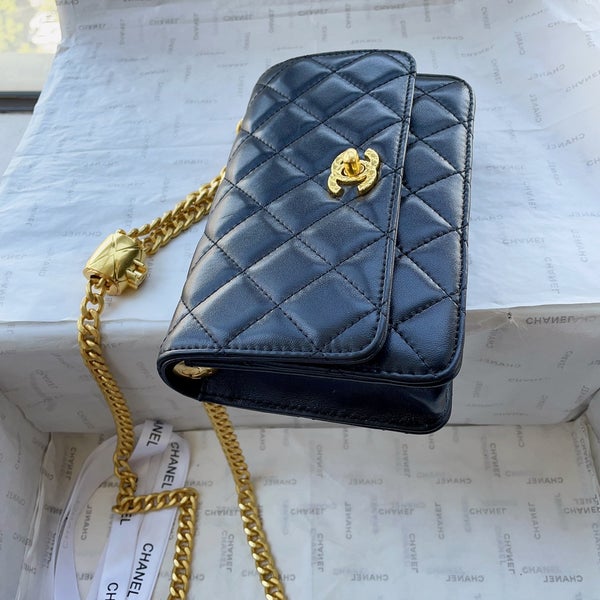 classic chanel clutch on
