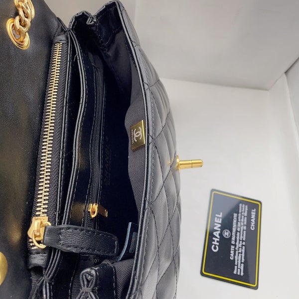 Chanel 22k FallWinter new gold black bead shoulder bags