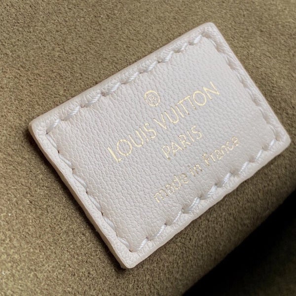 Shoppy - Louis Vuitton Louis Vuitton Lambskin Coussin PM M57793