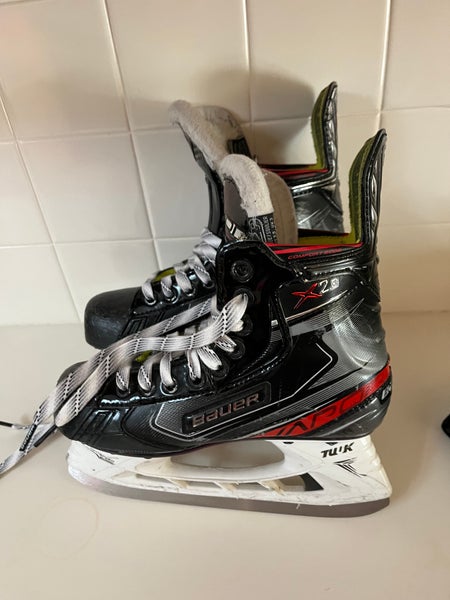 Junior Used Bauer Vapor X2.9 Hockey Skates Regular Width Size 2.5