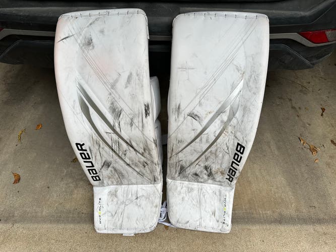 Medium Bauer Pro Stock Hyperlite 2 Goalie Leg Pads